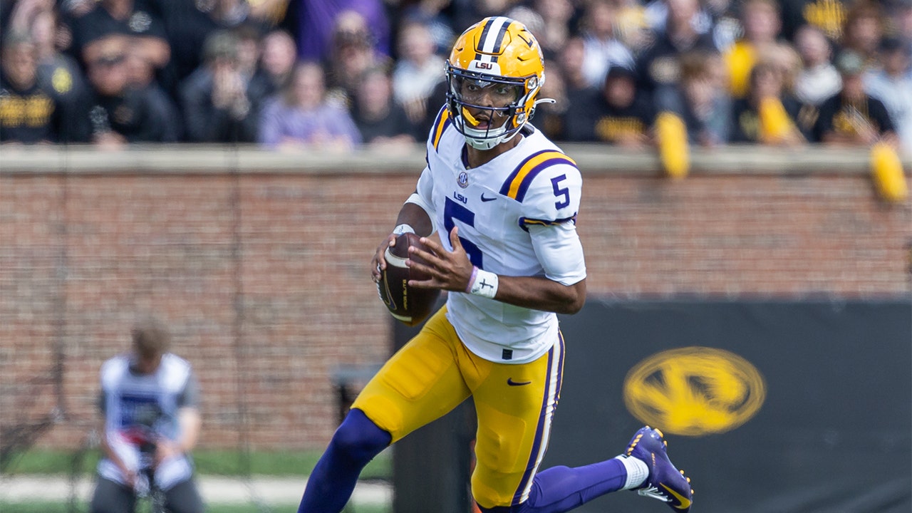 "LSU's Jayden Daniels Wins 2023 Heisman Trophy; Ceremony Details and Power Rankings Revealed"