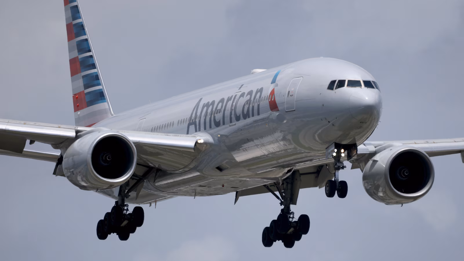 Featured image for Denver Airport Emergency: Passengers Evacuate After Landing Gear Fire