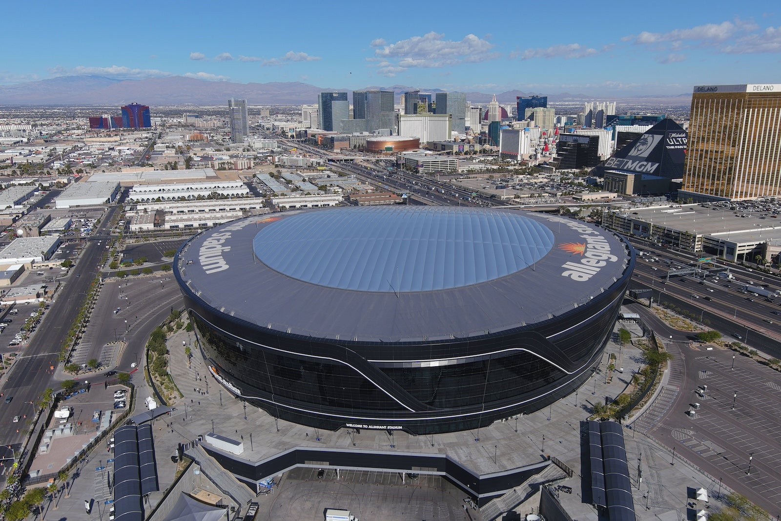 "Airline Industry Takes Off with High-Profile Super Bowl Flights"