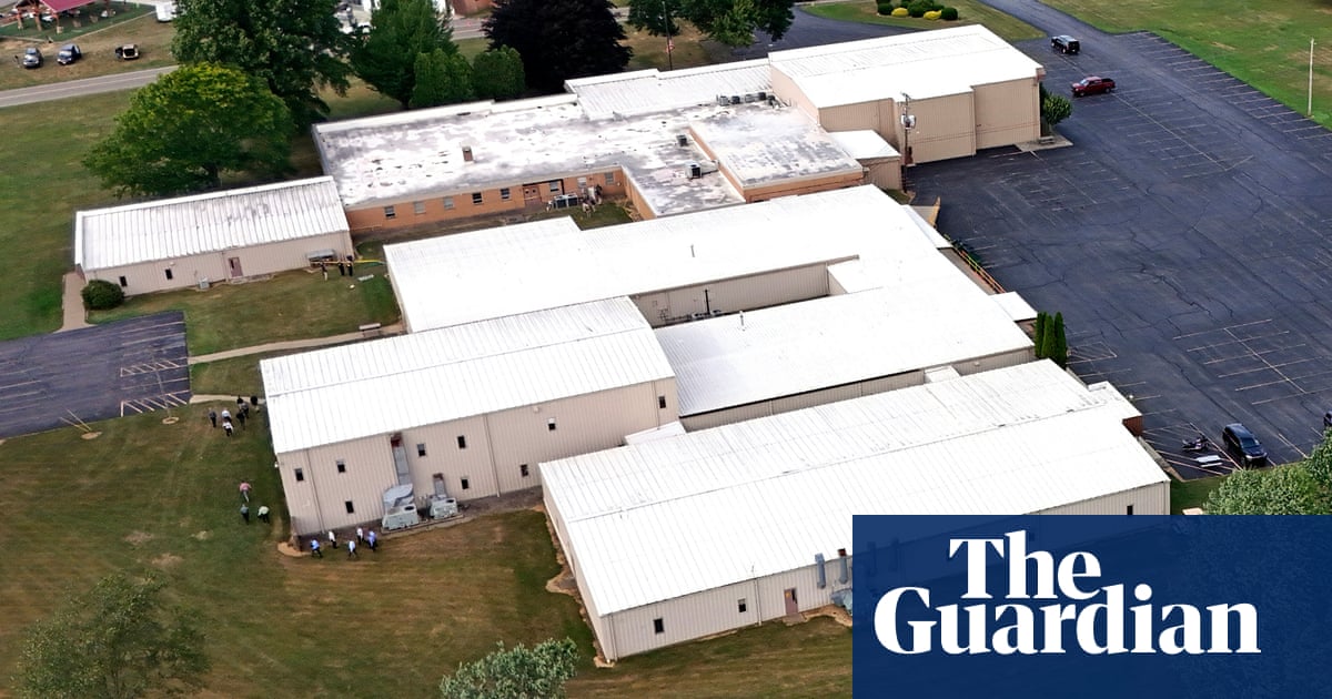 "FBI Probes Trump Shooter's Rooftop Gear and Day-Off Excuse"