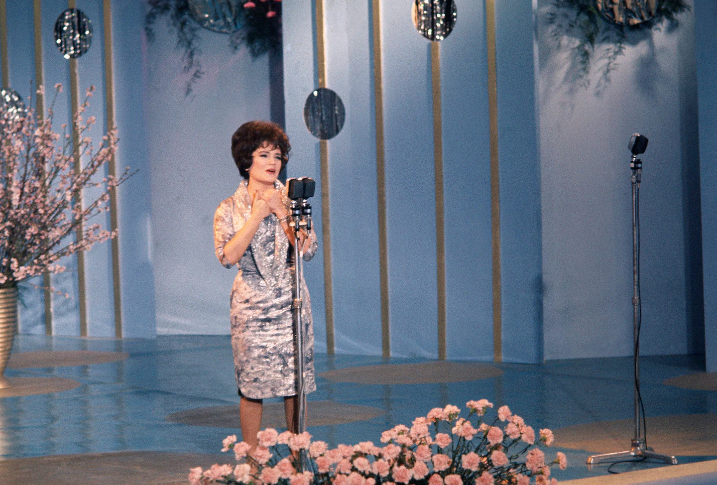 Featured image for Legendary 1960s Singer Connie Francis Passes Away at 87