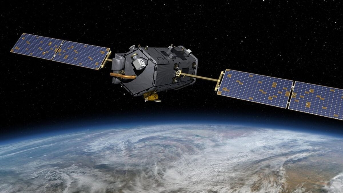 Featured image for Scientists Identify Cause of Satellite Electrical Surges