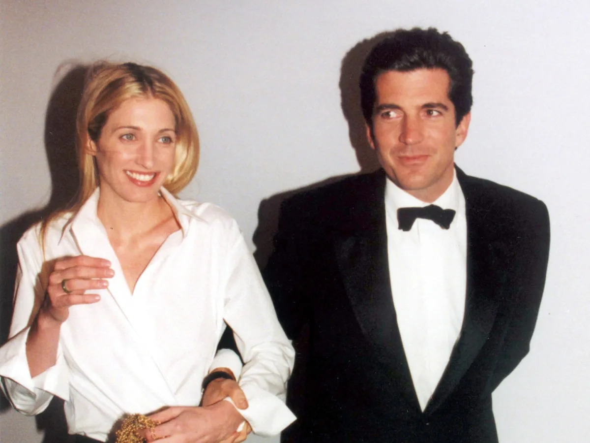 Featured image for The Shocking Confession Carolyn Bessette Made About JFK Jr.