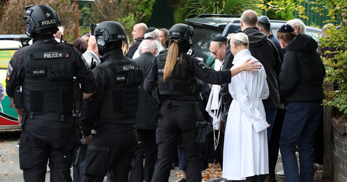 Featured image for Two Dead in Manchester Synagogue Terror Attack on Yom Kippur