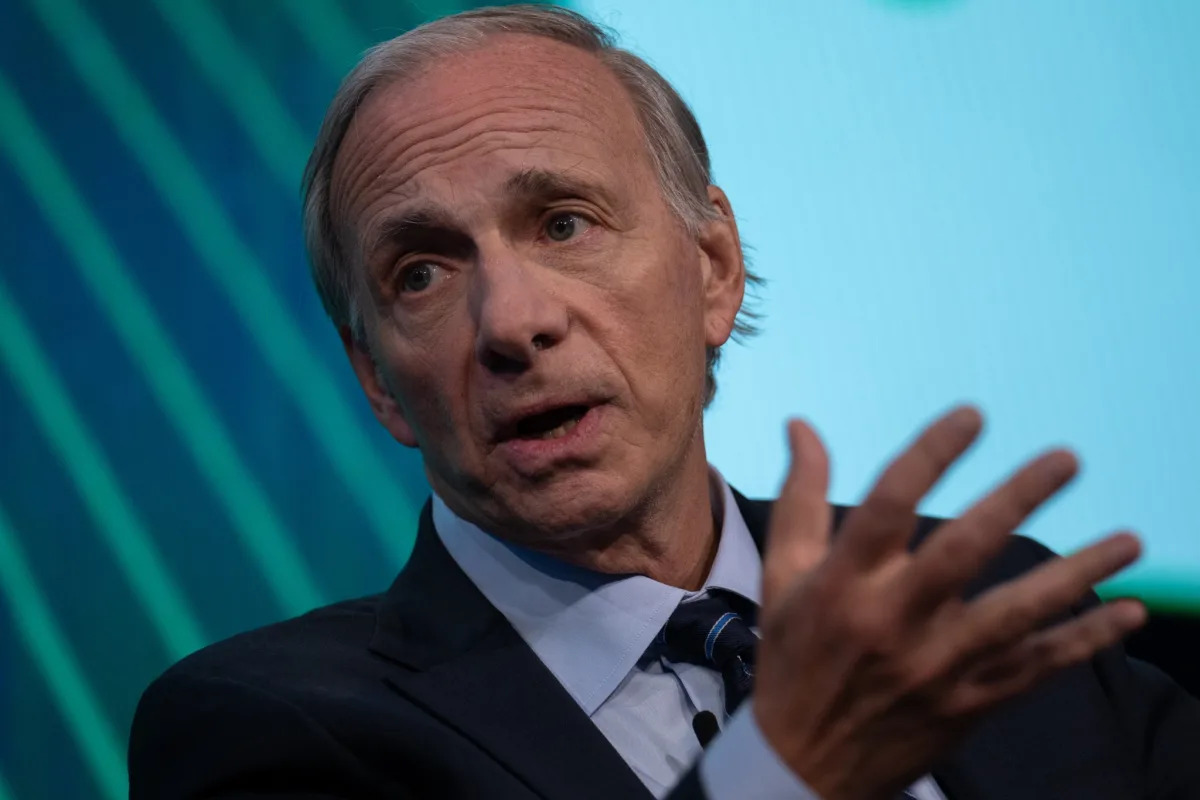 Ray Dalio Urges for Bipartisan Leadership and a Strong Middle in the U.S.