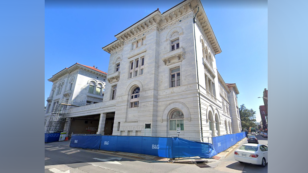 Featured image for Multiple injuries reported after 3rd floor collapse at Savannah's federal courthouse.