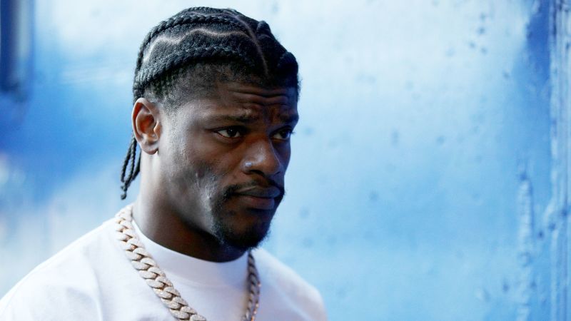 Featured image for Lamar Jackson apologizes to fan after on-field altercation