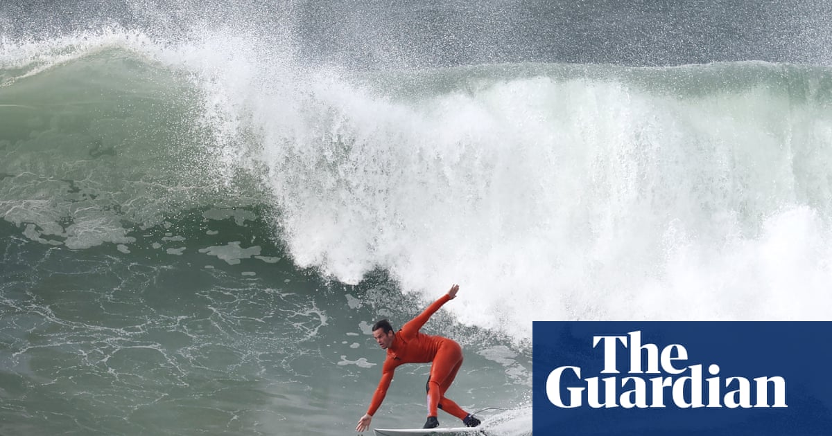 Featured image for "California Faces Mega Waves: Surfers Thrilled, Beachgoers Warned of Risks"