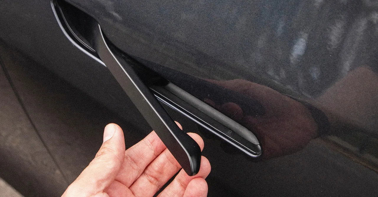 Featured image for Tesla Faces Redesign Challenges Over New Door Handle Regulations