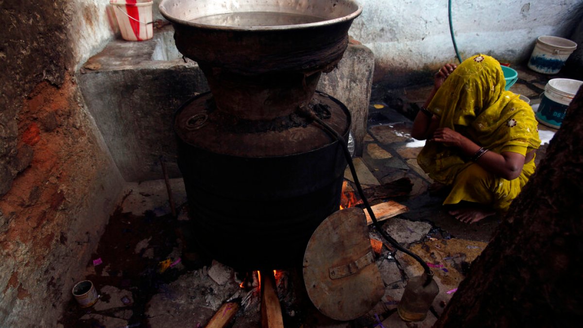 Featured image for Toxic Bootleg Liquor Kills 47 in Southern India