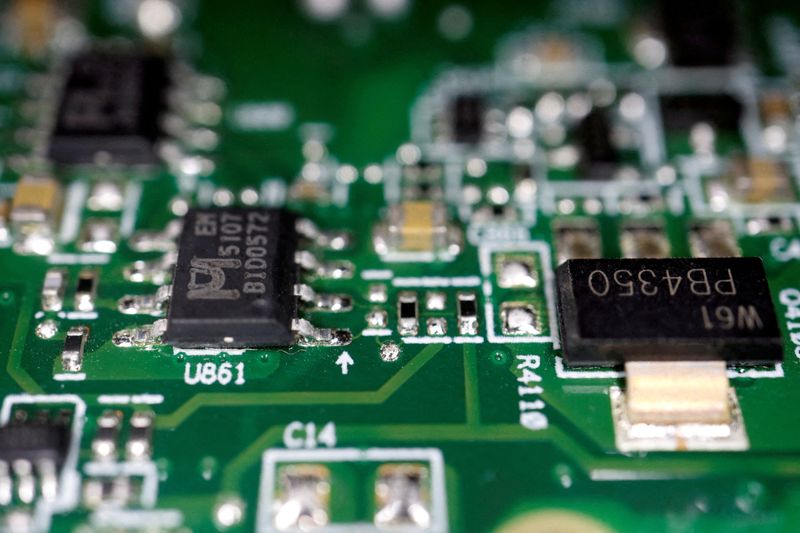 "Taiwan Semiconductor Firms Expand to Japan Amid China Decoupling"