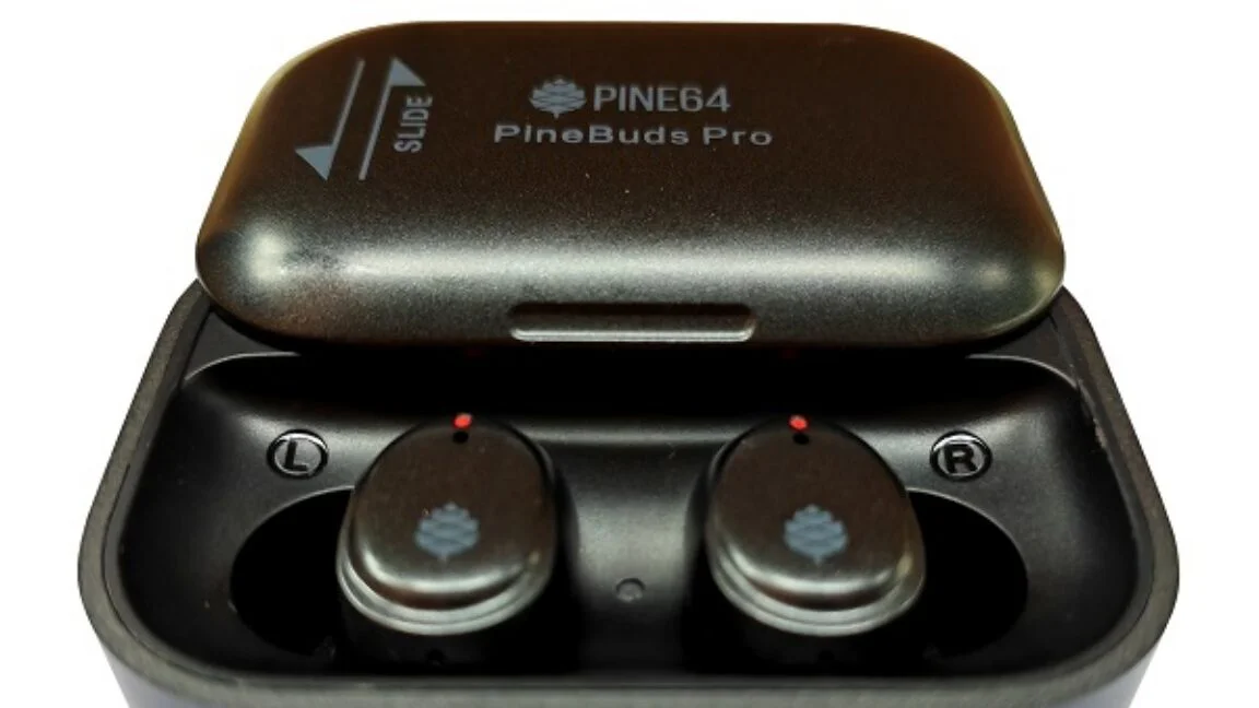 Doom Comes to PineBuds Pro: Tiny Earbuds, Huge Gameplay