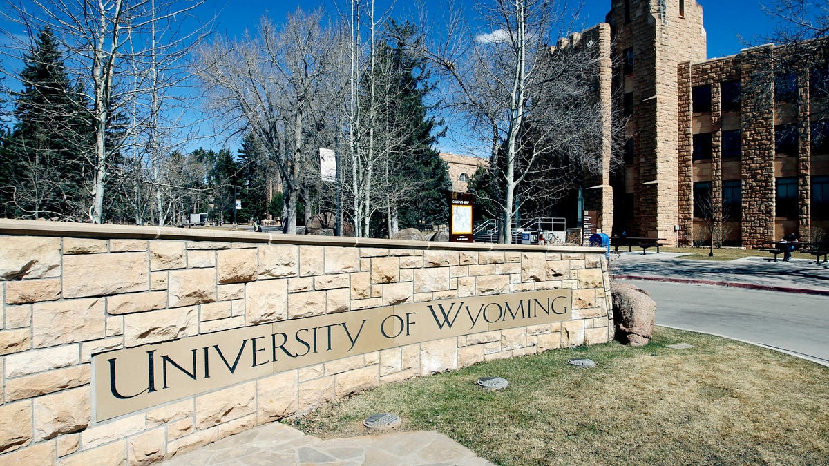 Featured image for Tragic Car Crash Claims Lives of University of Wyoming Athletes