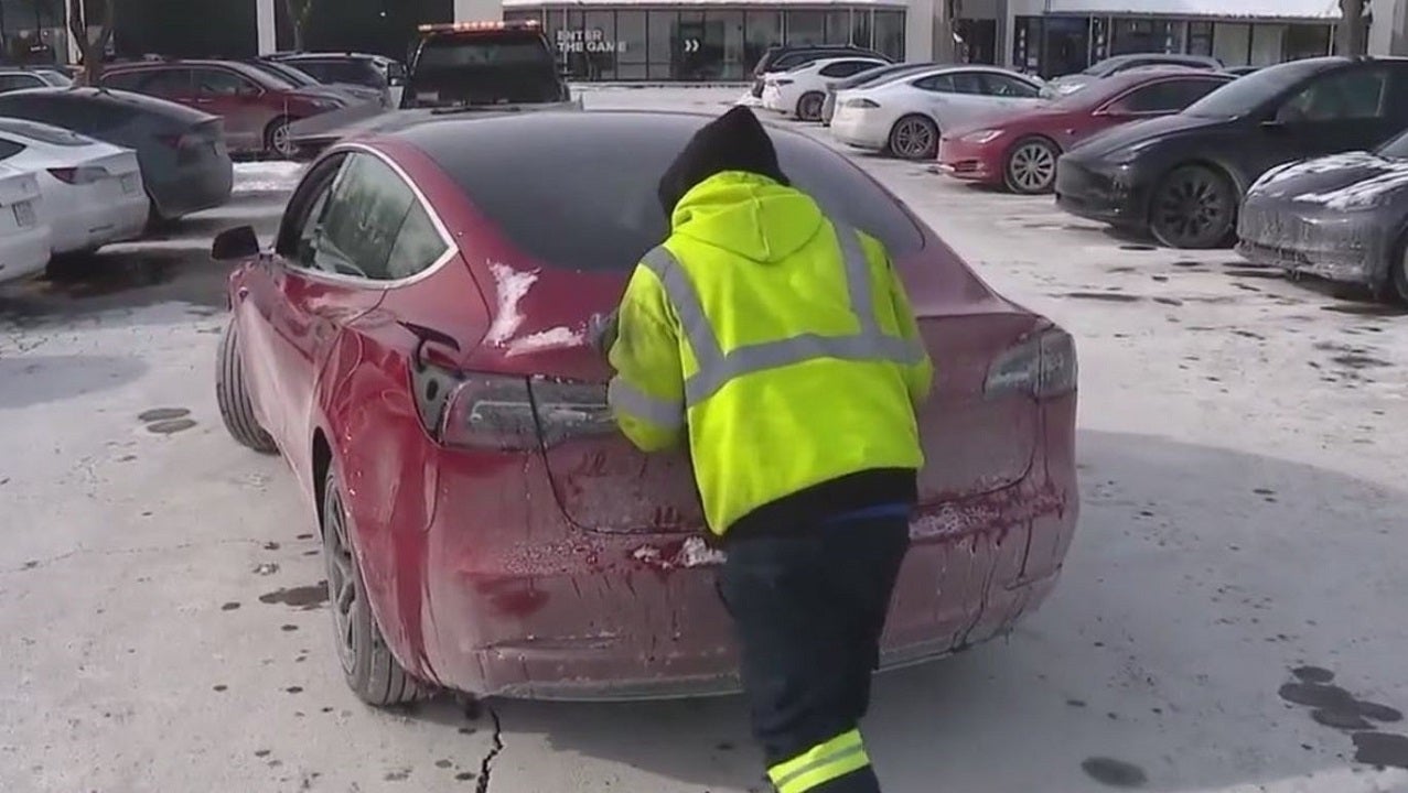 "Chicago's Frigid Temps Leave Tesla Charging Stations Packed with Dead Cars"