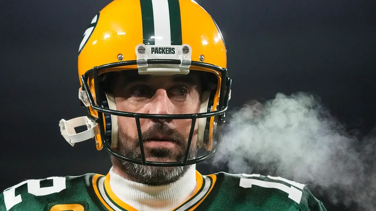 "Former Packers player criticizes Jets' pursuit of Aaron Rodgers for Super Bowl hopes"