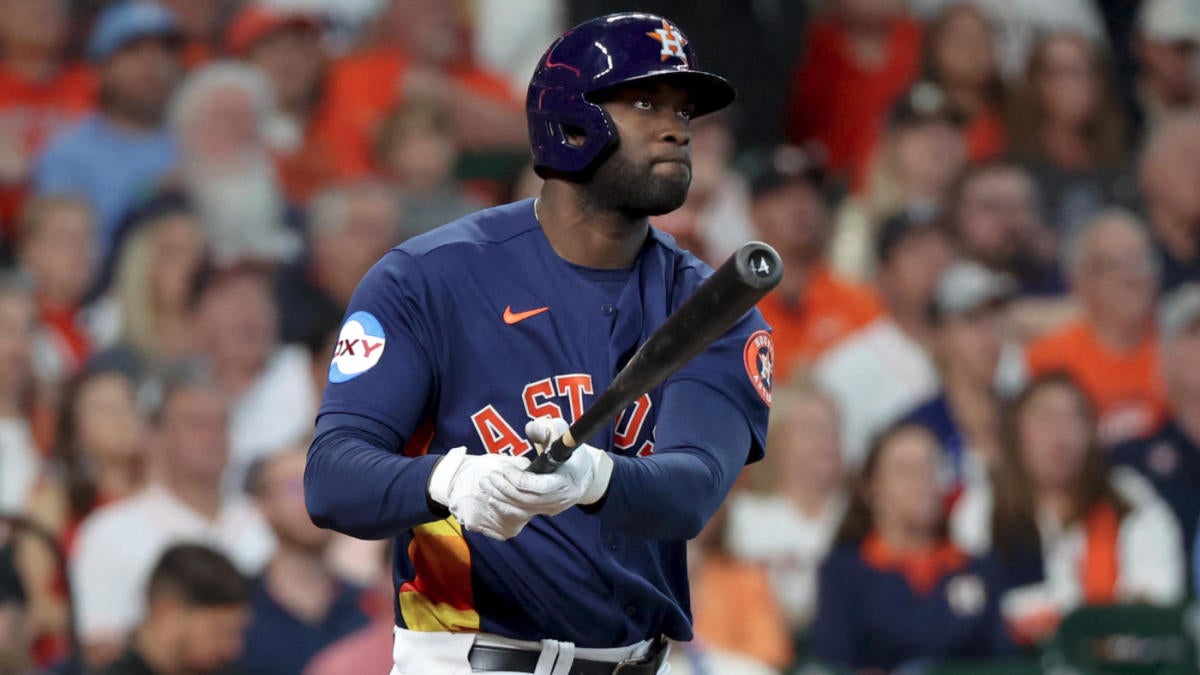 "2024 Fantasy Baseball Draft: Top Pitchers, Outfielders, and Closer Rankings Revealed"