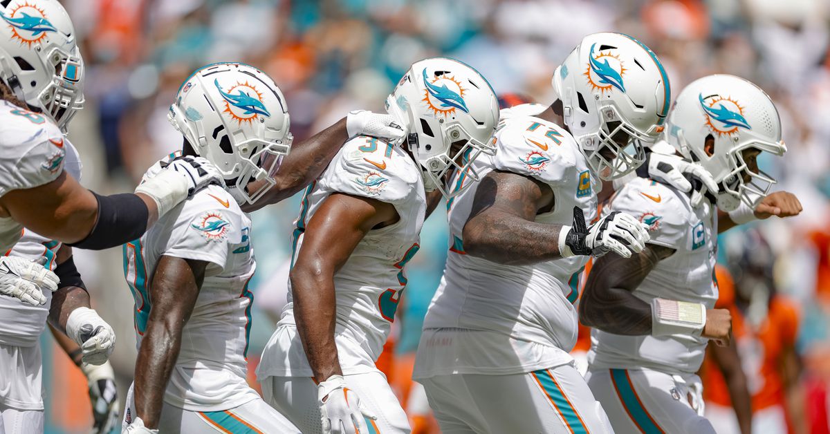 "Dolphins Rise to the Top in Week 4 NFL Power Rankings"