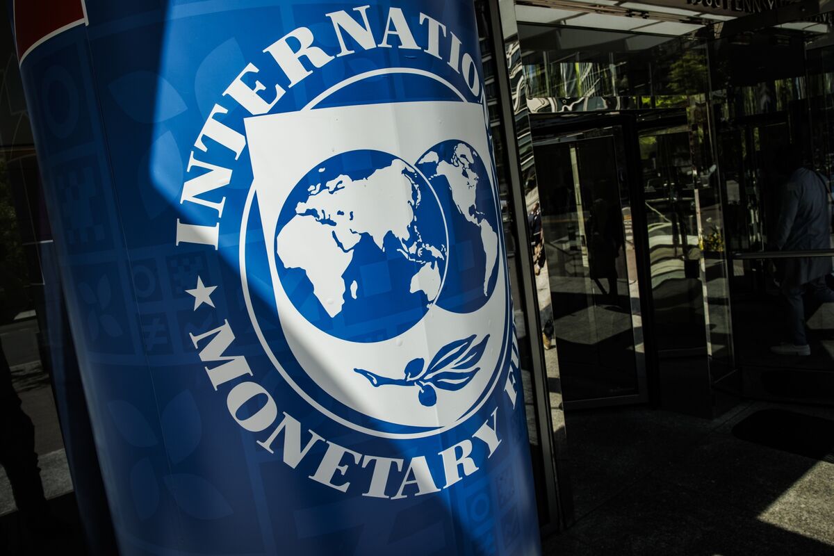 "IMF Warns of Ballooning US Debt as Global Economy Shows Resilience"