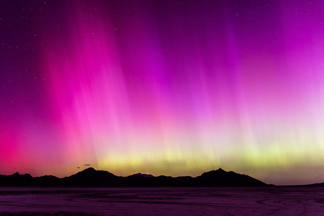 "Best Dates to Spot Northern Lights in June Revealed"