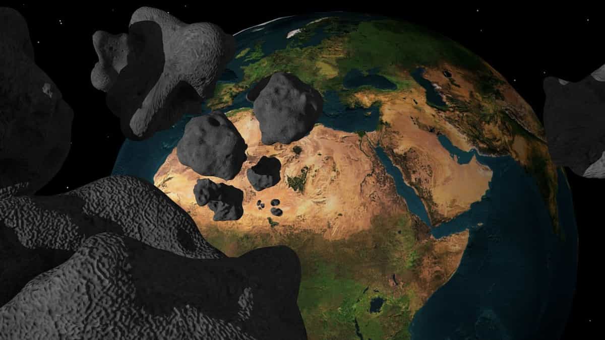 NASA's Alert: Multiple Asteroids Approaching Earth, Including 560-Foot and 130-Foot Sizes
