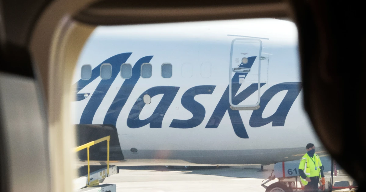 Featured image for Alaska Airlines Grounds Flights Amid IT Outage
