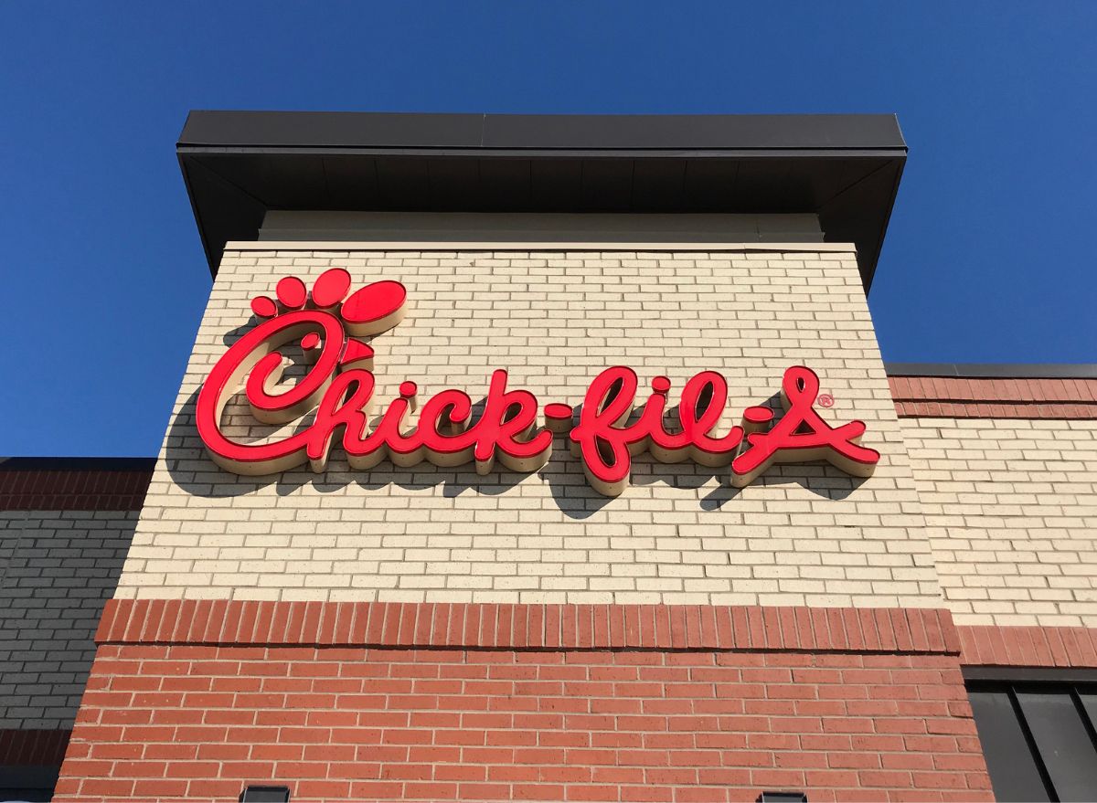 Featured image for Chick-fil-A's Summer Menu Gets a Refresh with New Items and Peach Flavors
