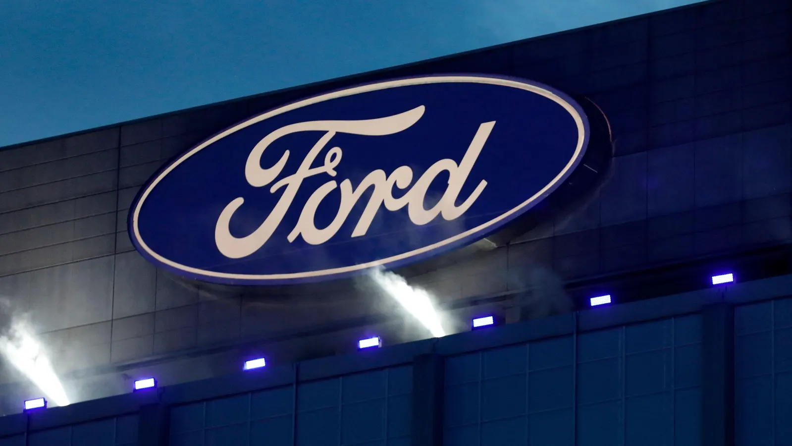 Featured image for Ford recalls over 115,000 trucks for steering defect