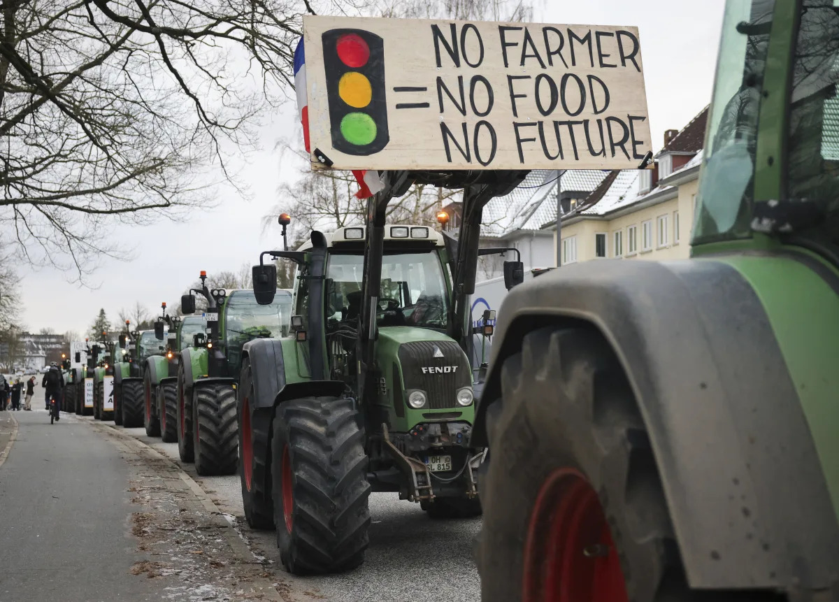 "German Farmers Stage Tractor Blockades in Protest Against Diesel Tax Break Cuts"