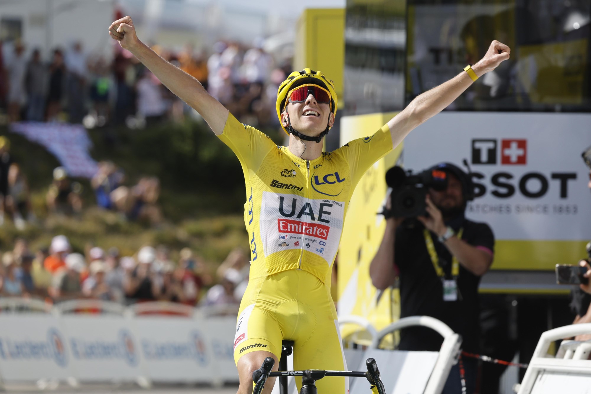 Featured image for Pogačar Breaks Records and Dominates Stage 15 in Tour de France
