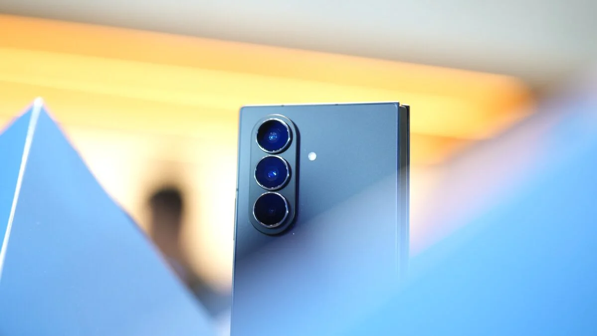 Featured image for Samsung Galaxy Z Fold 7 Sets New Records and Fixes Camera Issues