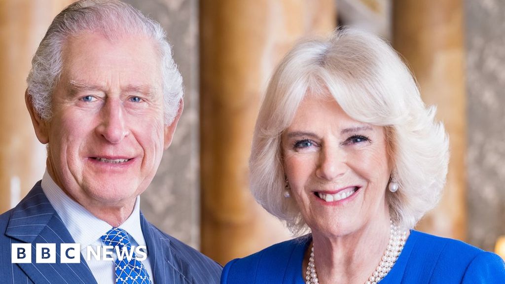 "King Charles and Queen Camilla's Coronation: Invitation, Symbolism, and Accessories"