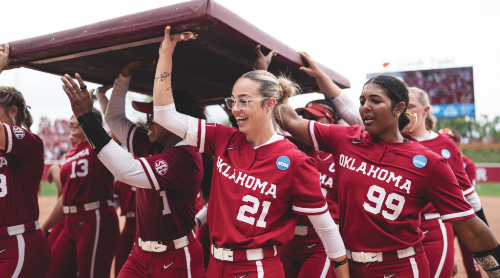 Women's College World Series: Team Rankings, Brackets, and Insights