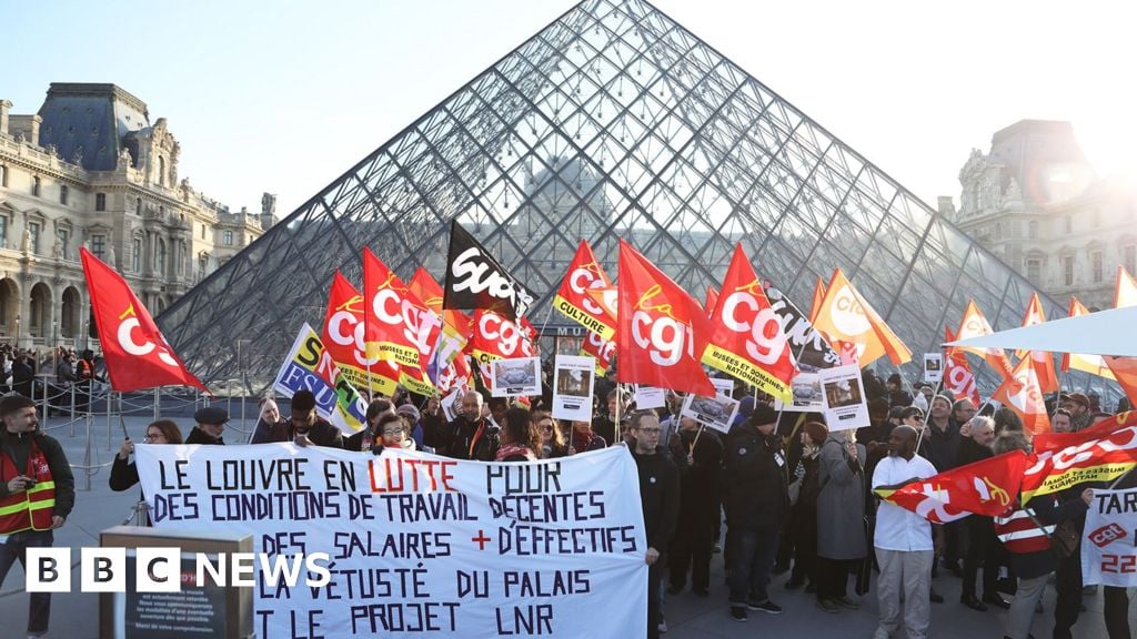 Featured image for Louvre Museum Closes Amid Staff Strike Over Working Conditions