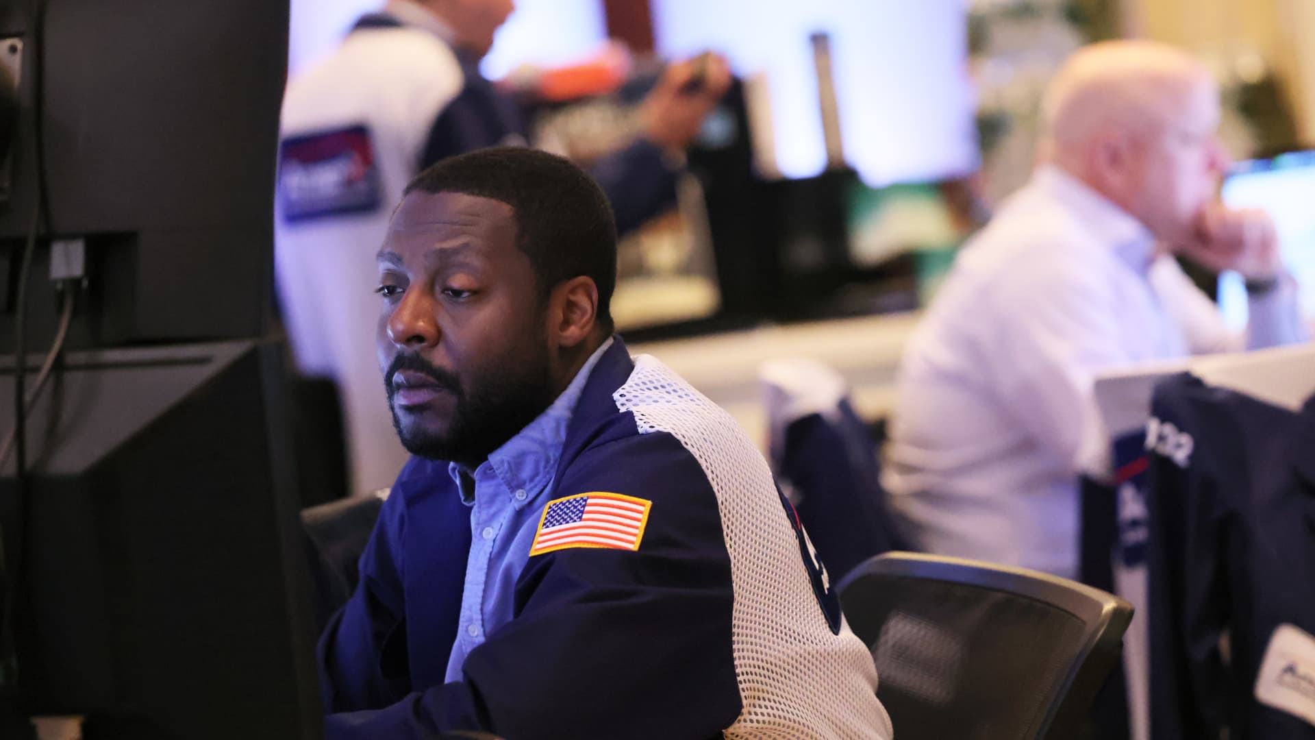 Investors Await Fed's Rate Decision Amid Inflation Concerns