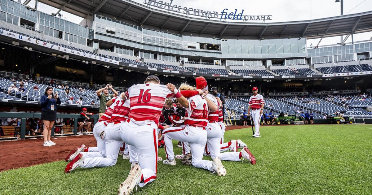 Featured image for Coastal Carolina Advances to CWS Final After Defeating Louisville