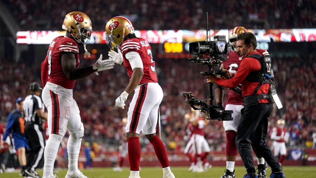 "49ers dominate Giants in Thursday Night Football, Twitter explodes"