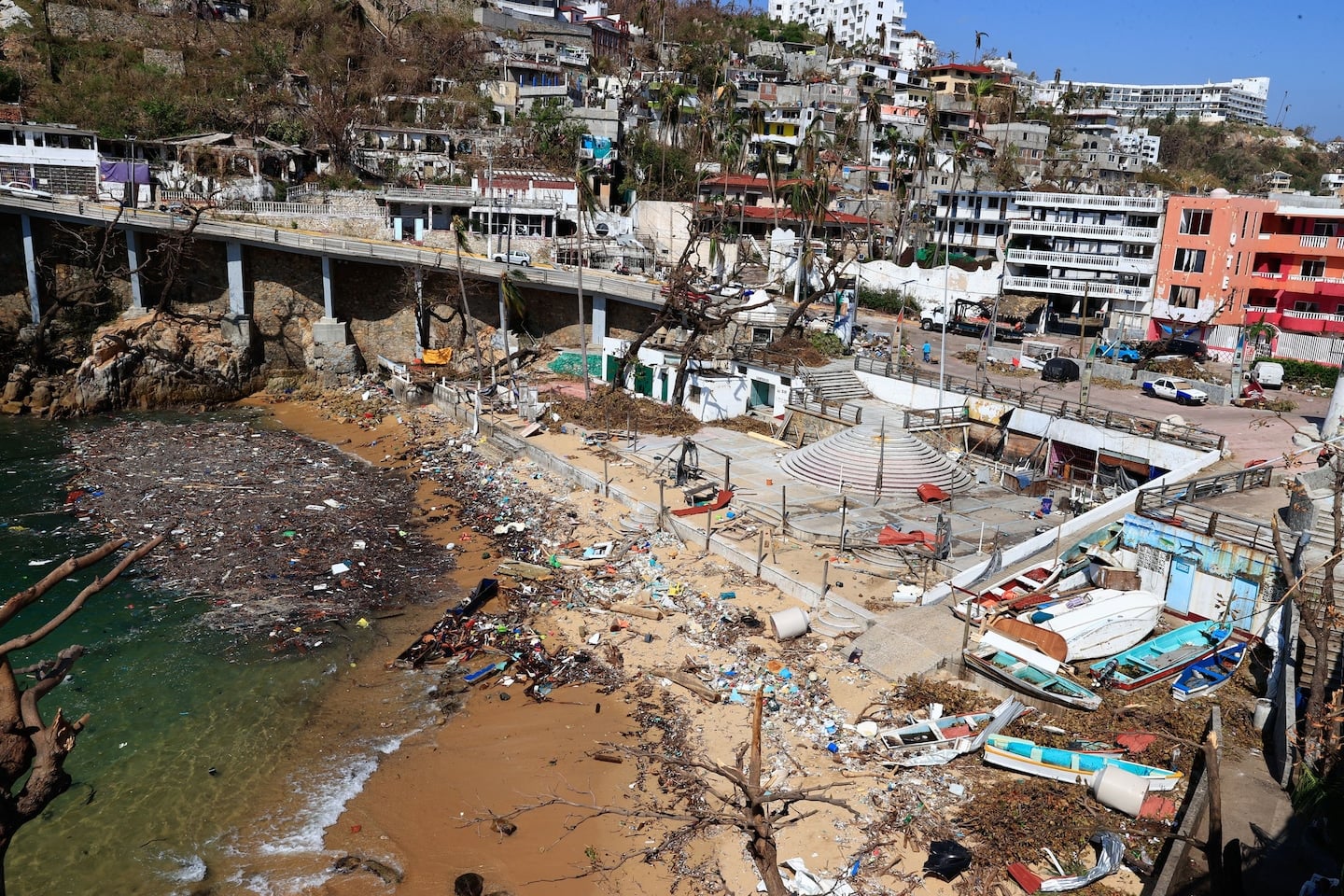 Featured image for "Devastation and Resilience: Mexico's Acapulco in the Wake of Hurricane Otis"