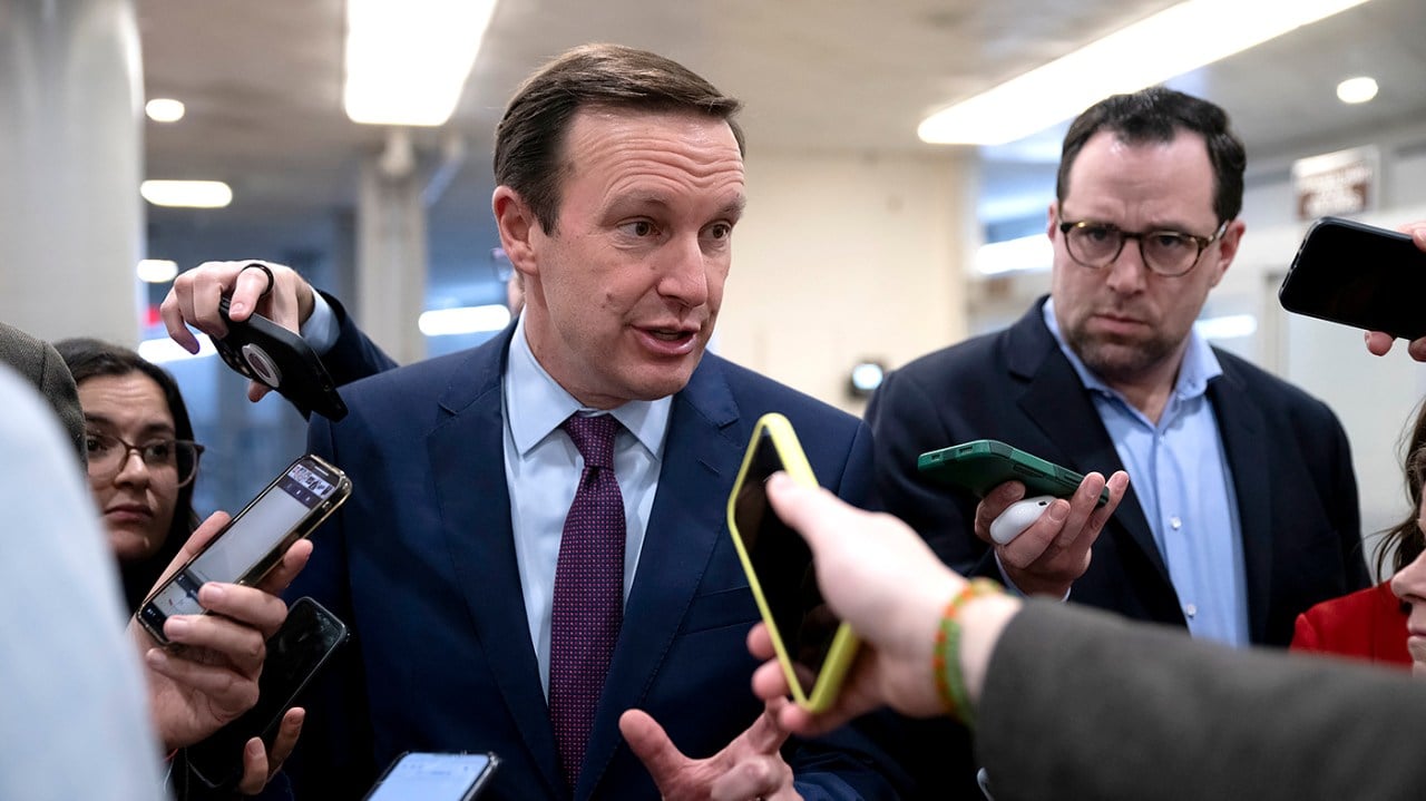 Featured image for Sen. Murphy Criticizes Johnson's 'Gimmicky' Stopgap Funding Plan