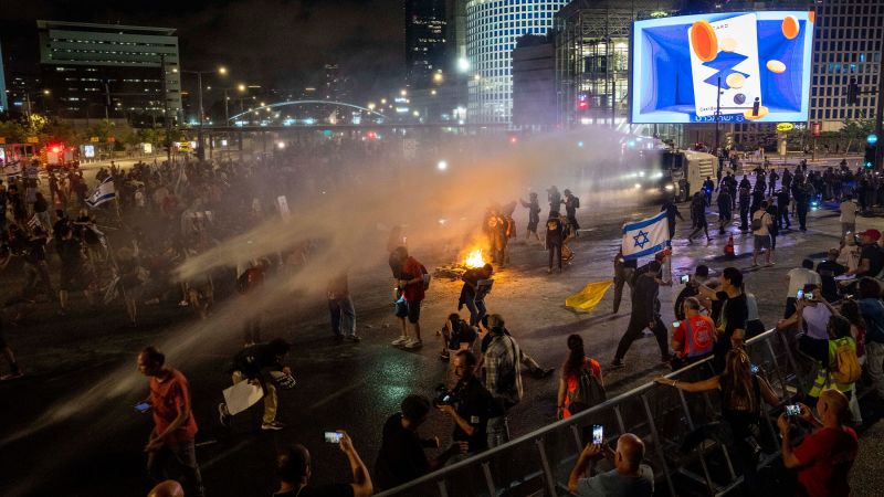 Protesters Clash with Police in Tel Aviv, Demand Gaza Ceasefire and Hostage Deal