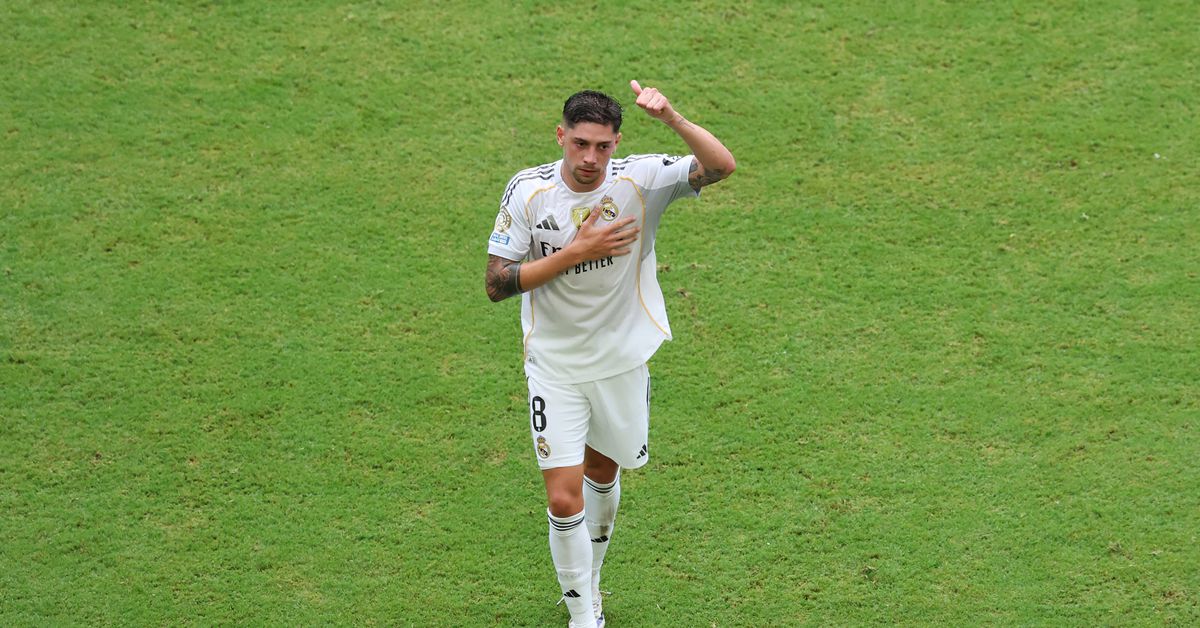 Featured image for Real Madrid Edges Juventus 1-0 to Advance in Club World Cup