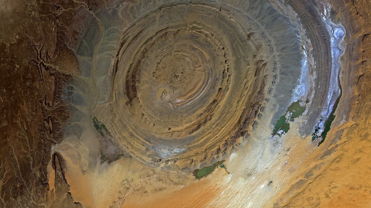 Featured image for "Eye of the Sahara: Mauritania's Majestic Desert Dome"