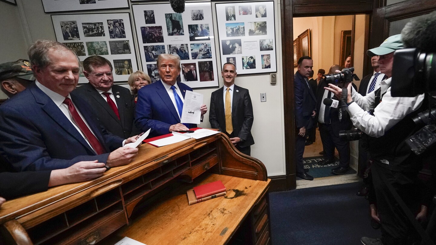 "New Hampshire Primary: 24 Republicans, 21 Democrats, and No Biden"