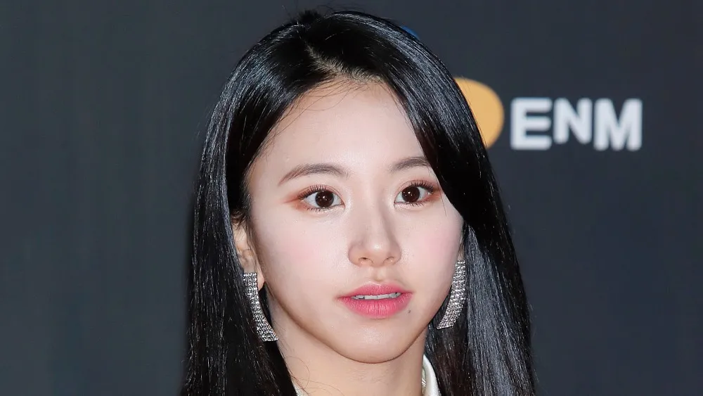 Featured image for Twice's Chaeyoung Apologizes for Controversial Shirt Choices