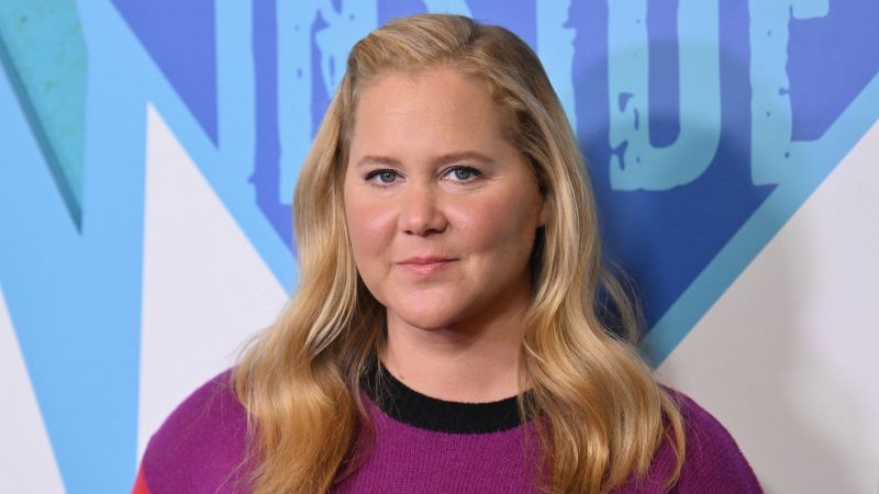 "Amy Schumer Opens Up About Cushing Syndrome and Body Image Criticism"