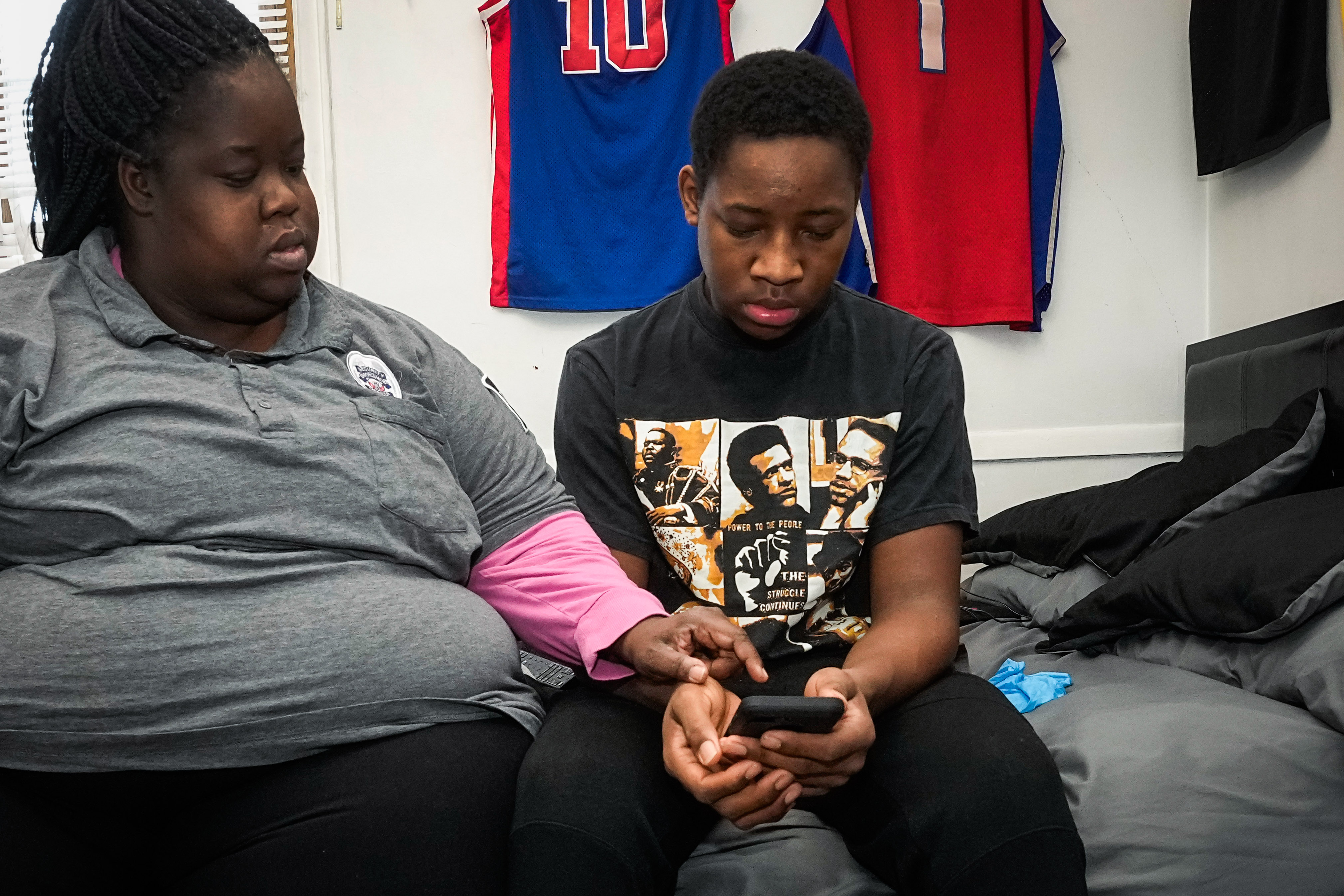 States Push for Parental Control Over Kids' Online Activity