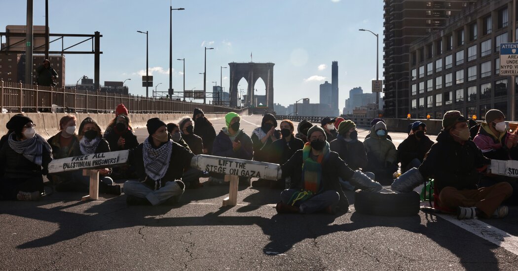 Pro-Palestinian Protesters Cause Traffic Chaos in NYC by Blocking Bridges and Tunnel