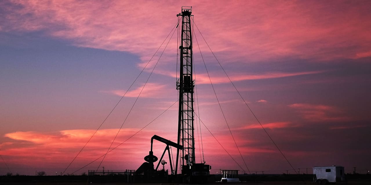 Featured image for Exxon Mobil's Megadeal: Acquiring Pioneer Natural Resources to Secure Future Growth