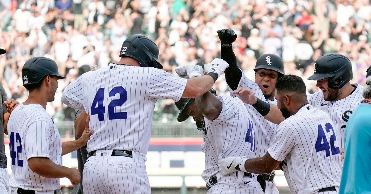White Sox walk off against Orioles in extra innings.