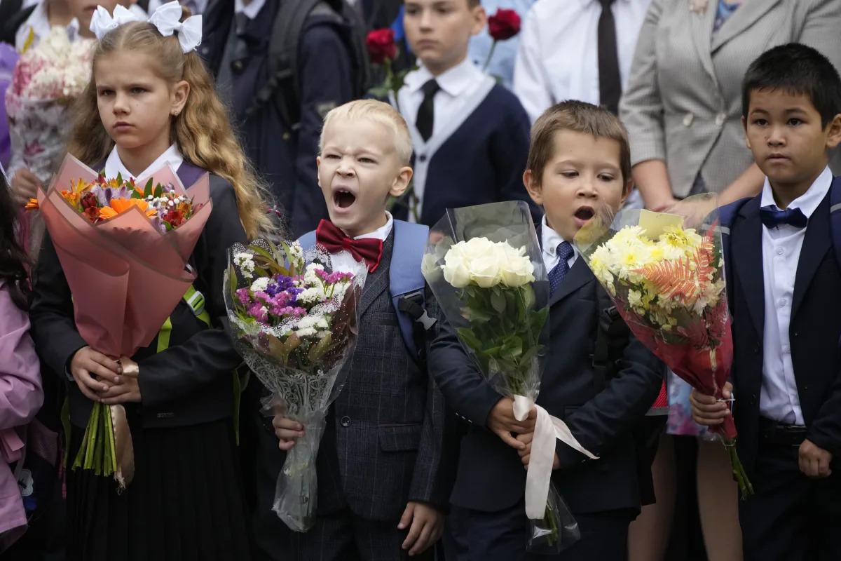 "Russian Students Embrace Patriotic Education as They Return to School"