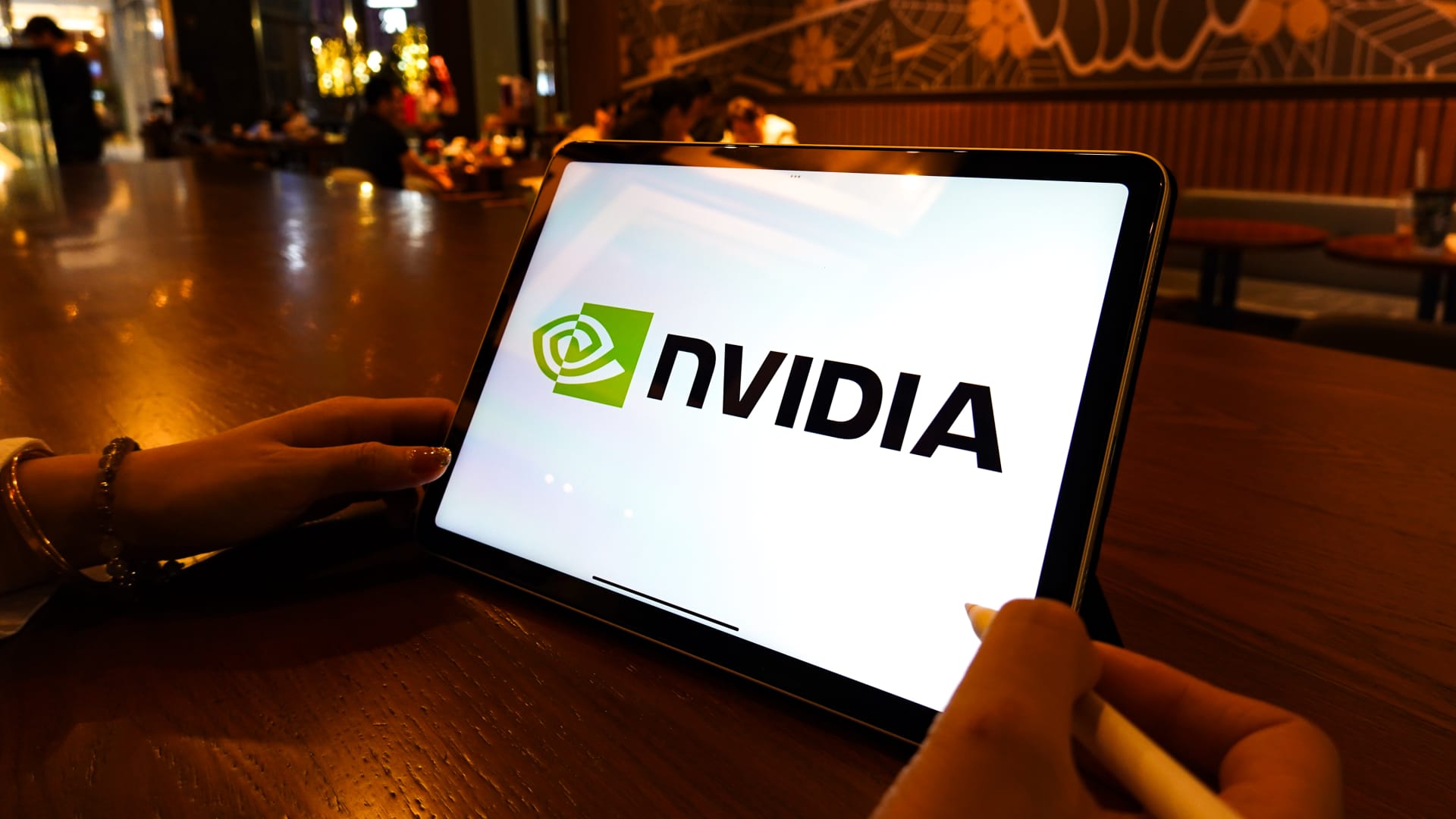 Featured image for Market Focus Shifts to Nvidia Earnings Amid Bullish Trends